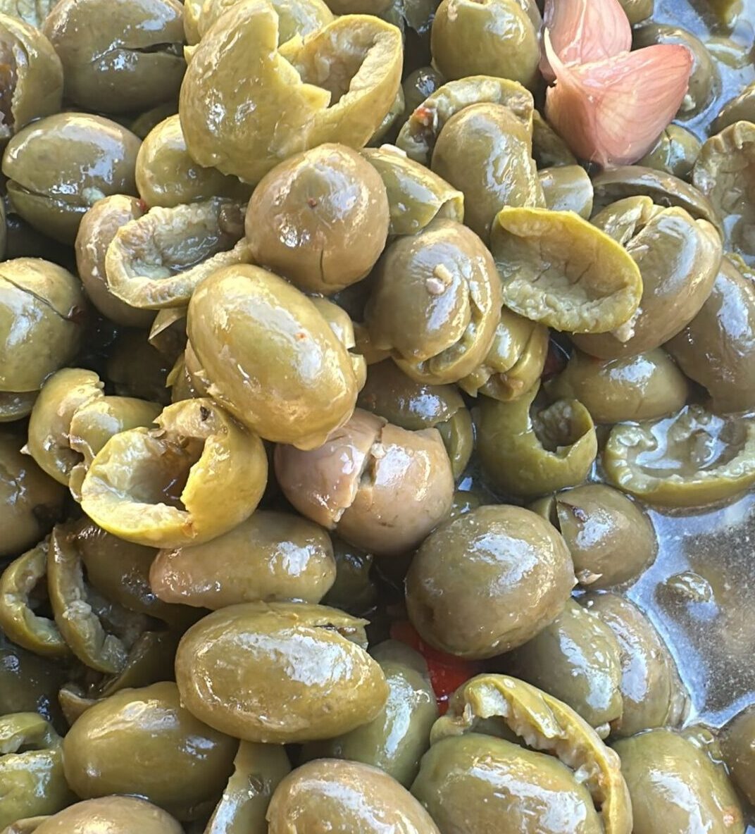 Aceitunas partidas deshuesadas