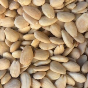 Almendra cruda sin piel