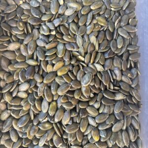 Pipa de calabaza cruda pelada